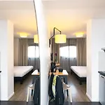 Adagio Access Centre 3*