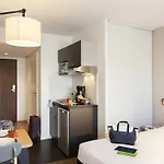 Hotel apartamentowy Adagio Access Centre 3*