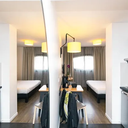 Adagio Access Centre 3*