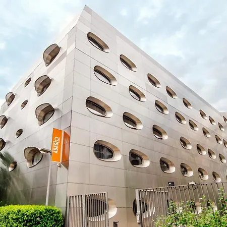 Adagio Access Centre Νανσύ