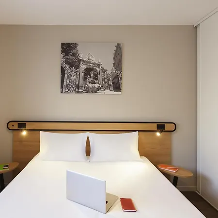 Adagio Access Centre Апарт-отель Нанси