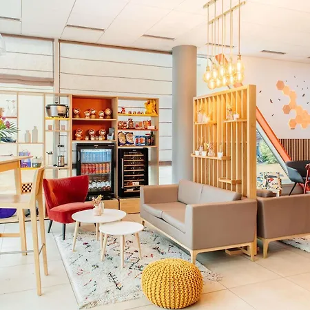 南锡中心阿德吉奥阿克瑟斯公寓式酒店 3*