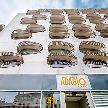 Adagio Access Centre נאנסי
