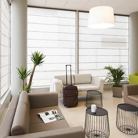 Adagio Access Centre 3* נאנסי