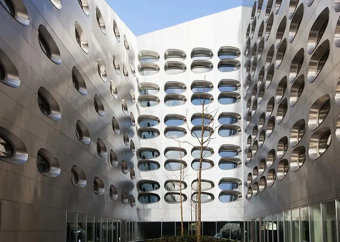 Aparthotel Adagio Access Centre