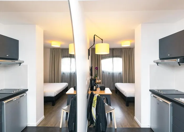 南锡中心阿德吉奥阿克瑟斯公寓式酒店 3*