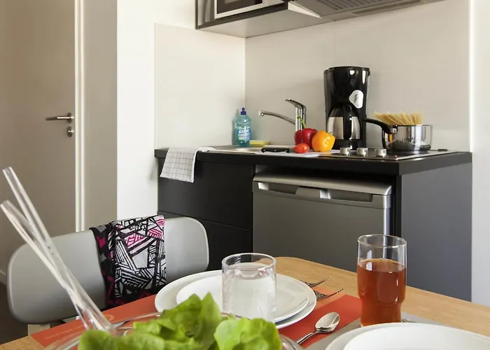 Adagio Access Centre 3*